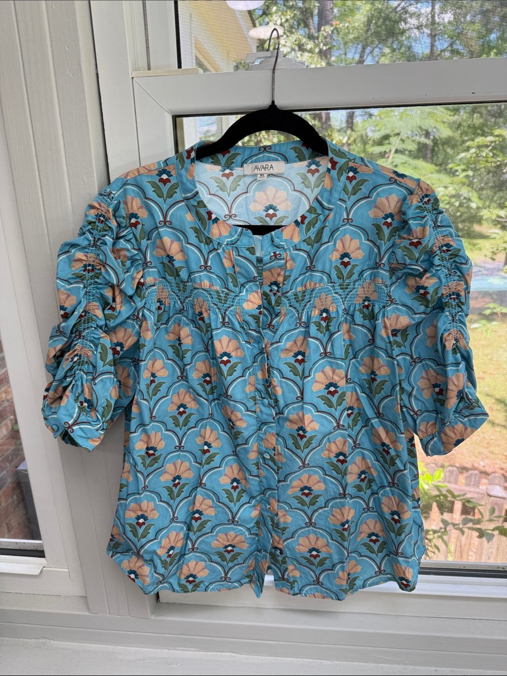 Avara Blue Floral Ruched-Sleeve Blouse Sz. XL